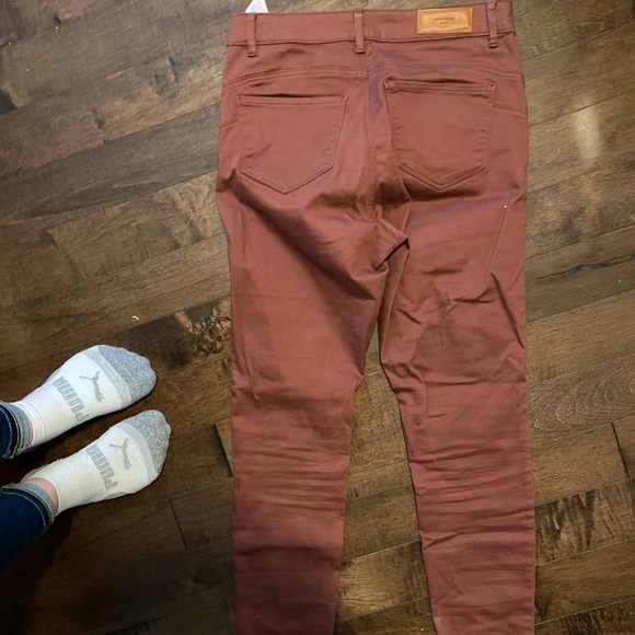 Vero Moda Slim-Fit Push-Up Jeans - Picture 2 of 8